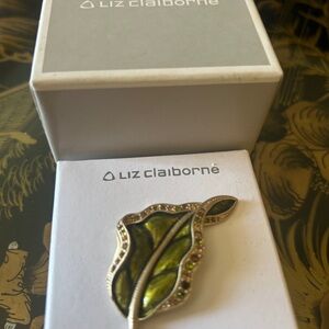 Liz Claiborne Green Leaf Brooch jewelry pin in the original box